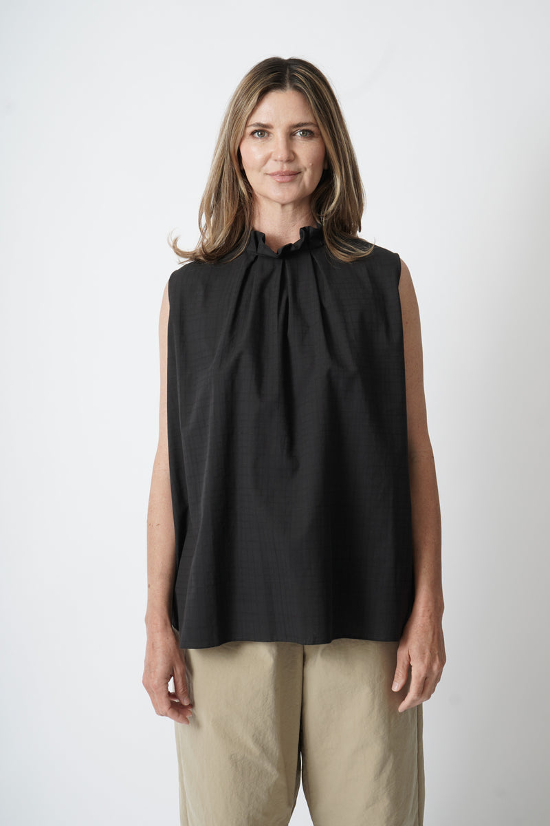 Sleeveless Tuck Collar Blouse