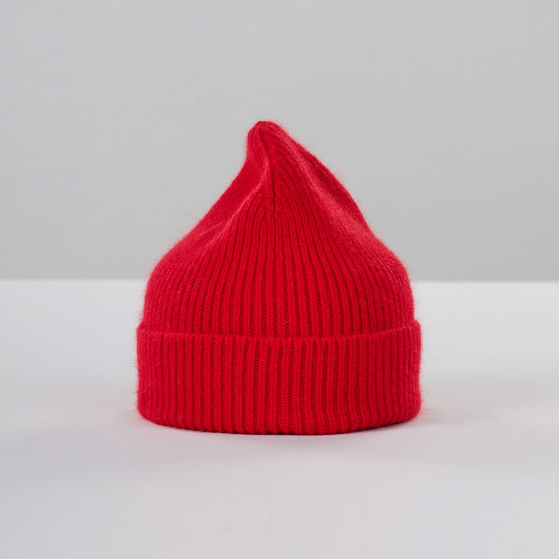 Beanie in Crimson