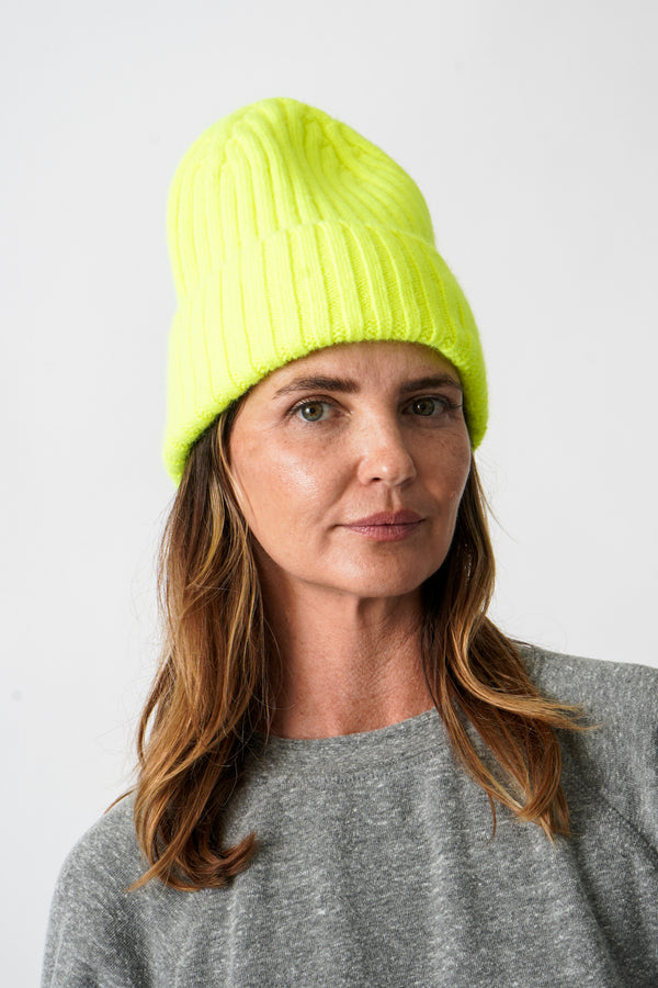 Le Grand Bonnet in Fluo Yellow