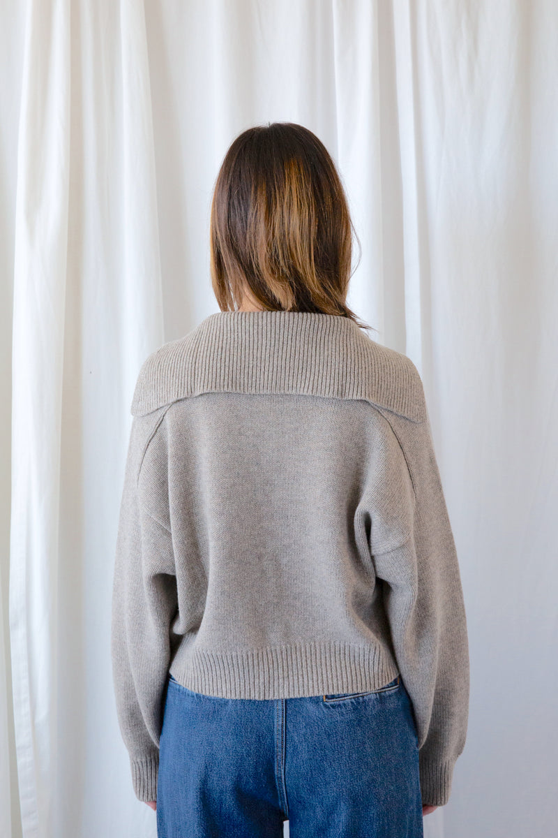Aksi Sweater