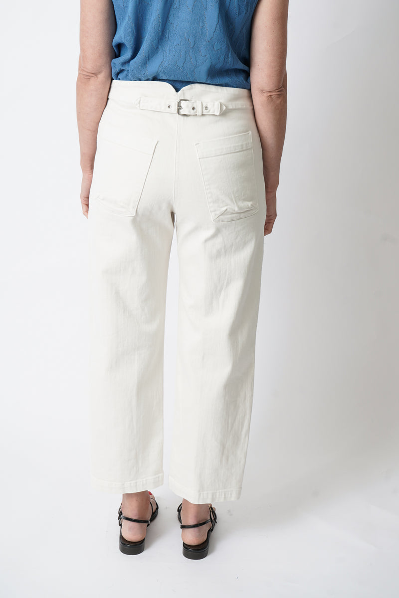 Elkin in Dirty White