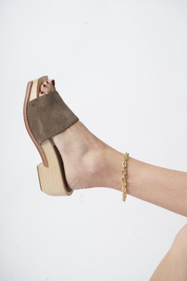 Lorne Anklet