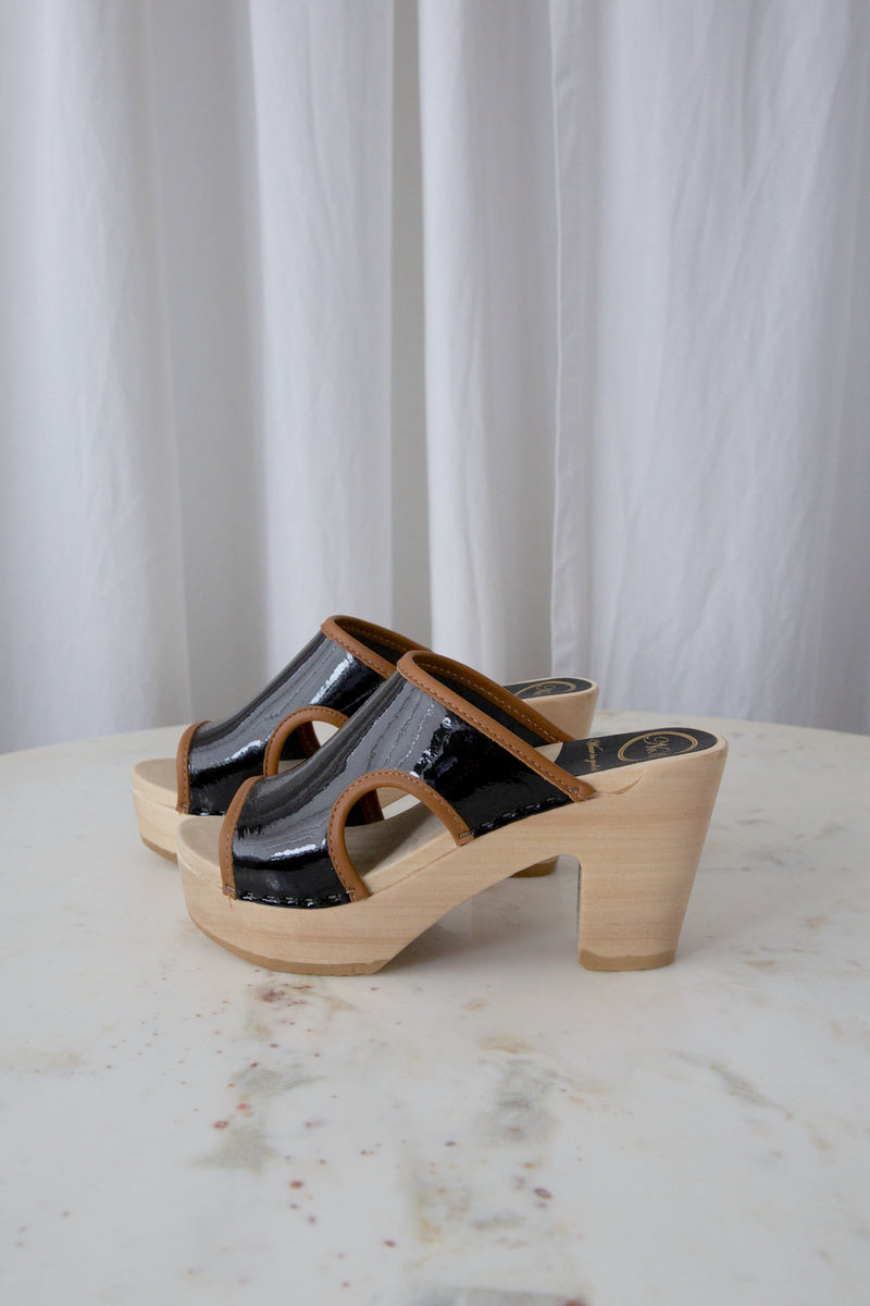Alexis Clog