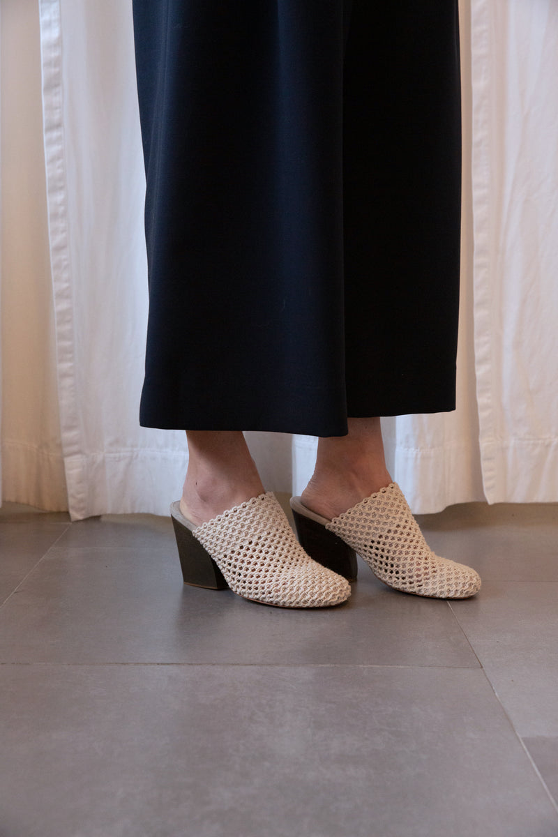 Reina Clog